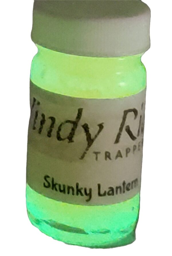 Windy Ridge Trapper Skunky Lantern